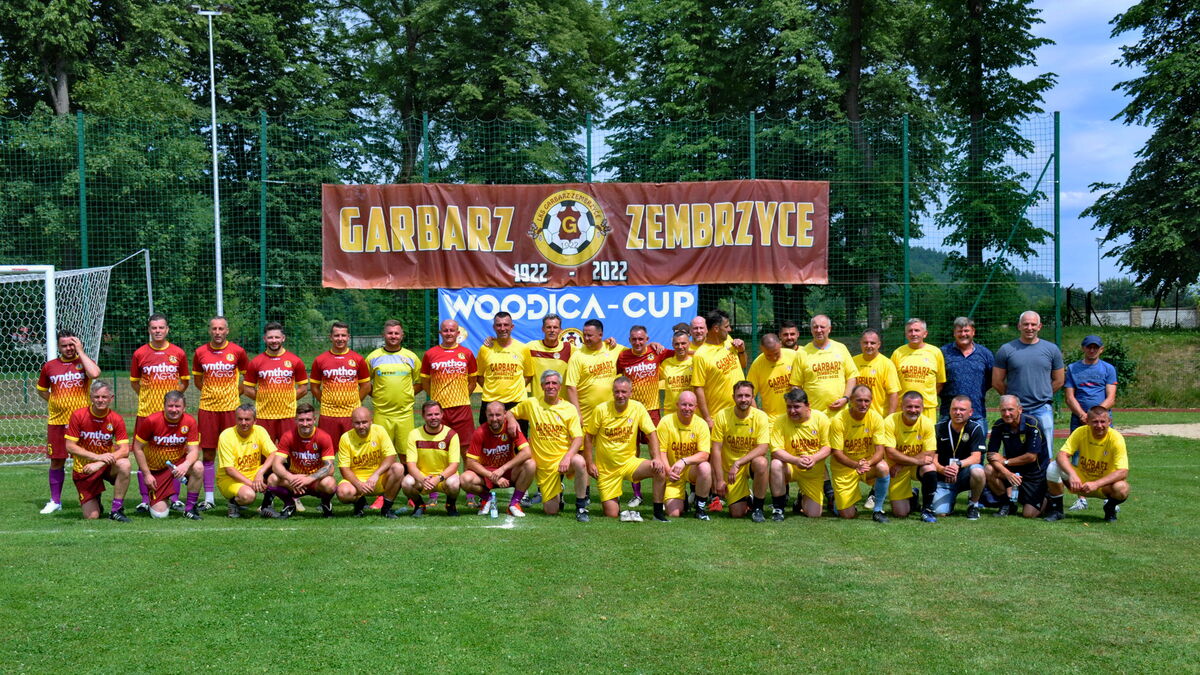 Zdjęcie przedstawia drużynę LKS Garbarz.