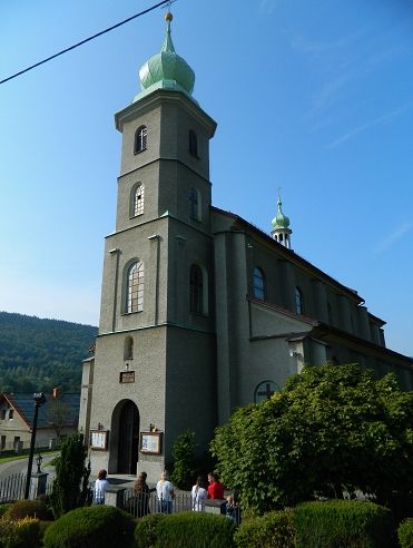 Fotografia przedstawia Kościół w Tarnawie Dolnej